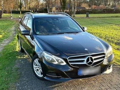 Schwarz Gebraucht 2015 Mercedes E220 Edition Kombi | 11.000 € (Fairer Preis)