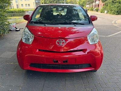 Toyota iQ
