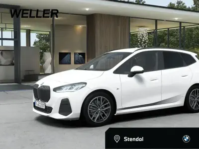 Używany BMW 220 M Sport 170 KM (125 kW) 2025 Biały Minivan