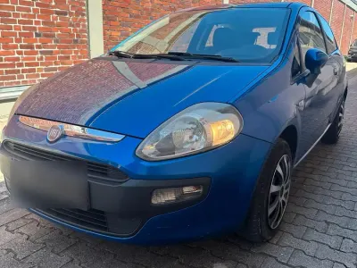 Gebraucht Fiat Punto Evo 78 PS (57 kW) 2011 Blau Kleinwagen