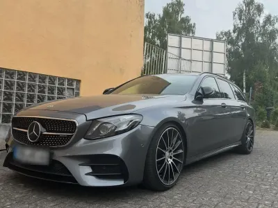 Begagnad Mercedes E43 AMG AMG 401 HK (294 kW) 2017 Grå Sedan