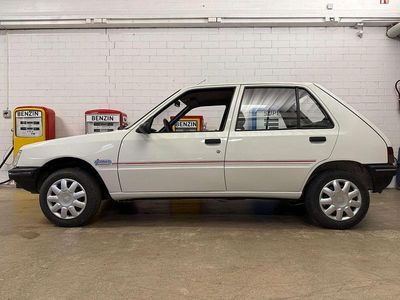 Gebraucht Peugeot 205 60 PS (44 kW) 1992 Weiß Limousine