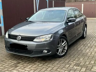 Brugt VW Jetta Match 105 HK (77 kW) 2012 Grå Sedan