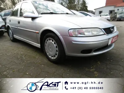 Gebraucht Opel Vectra 101 PS (74 kW) 2000 Silber Limousine