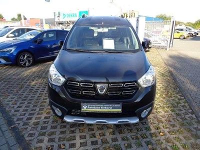 Gebraucht Dacia Dokker Celebration 116 PS (85 kW) 2018 Perlmuttschwarz Van / Kleinbus