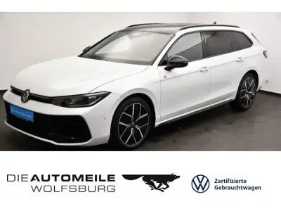 Gebraucht VW Passat R-line 265 PS (194 kW) 2025 Oryxweiß perlmutteffekt (metallic) Kombi