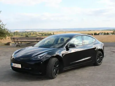 Gebraucht Tesla Model 3 Standard Range 239 kW (325 PS) 2022 Schwarz Limousine