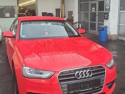 Gebraucht Audi A4 170 PS (125 kW) 2012 Rot Limousine
