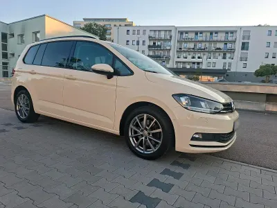 Gebraucht VW Touran 115 PS (84 kW) 2017 Andere farben Van / Kleinbus