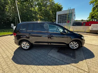 Używany VW Touran Comfortline 116 KM (85 kW) 2018 Czarny Minivan