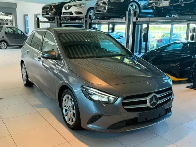 Gebraucht Mercedes B180 Progressive 116 PS (85 kW) 2019 Grau Kleinwagen