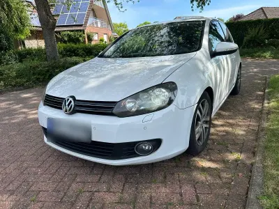 Gebraucht VW Golf VI Comfortline 140 PS (102 kW) 2010 Weiß Kleinwagen