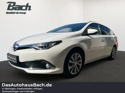 Gebraucht Toyota Auris Hybrid Executive 136 PS (100 kW) 2018 Weiß Kombi
