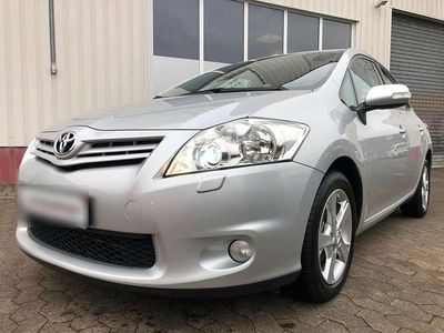 Gebraucht Toyota Auris Life 132 PS (97 kW) 2010 Silber Kleinwagen