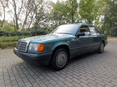 gebraucht Mercedes 200 d Aut. Servo Leder AHK! TÜV= NEU! VB