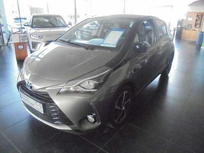 Usata Toyota Yaris Style 111 CV (81 kW) 2021 Grigio Utilitaria