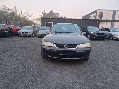 Gebraucht Opel Vectra Basis 101 PS (74 kW) 2000 Mountaingrau  met. Limousine