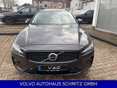 Grau Gebraucht 2025 Volvo V60 Plus Kombi | 36.400 € (Superpreis)