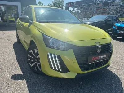 Neu Peugeot e-208 Style 100 kW (136 PS) 2026 Hell gelb metallic Kleinwagen