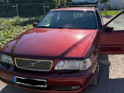 Gebraucht Volvo V70 193 PS (141 kW) 1999 Rot Kombi