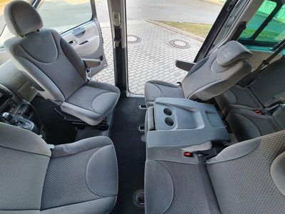 Usata Peugeot TePee Allure 163 CV (119 kW) 2012 Nero Monovolume