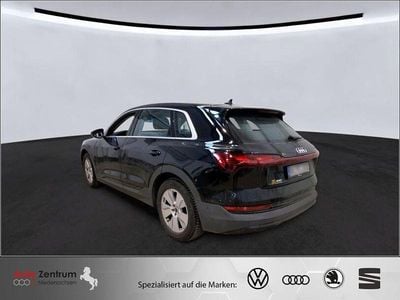 Gebraucht Audi e-tron Basis 230 kW (313 PS) 2022 Schwarz SUV