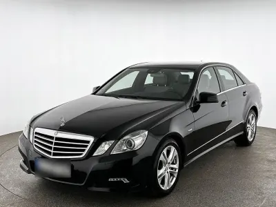 Gebraucht Mercedes E300 Avantgarde 204 PS (150 kW) 2010 Schwarz Limousine