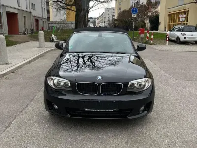 Gebraucht BMW 118 Cabriolet Sport Line 143 PS (105 kW) 2011 Schwarz Cabrio