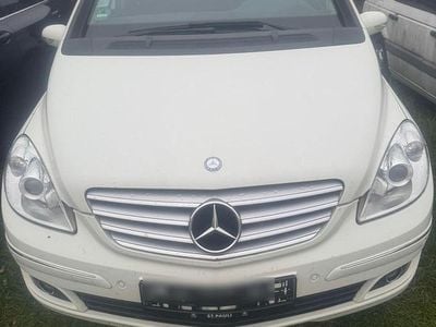 Mercedes B200