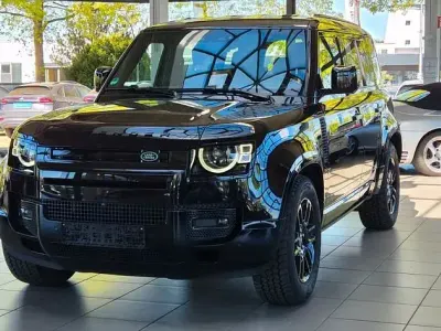 Gebraucht Land Rover Defender SE Dynamic 249 PS (183 kW) 2025 Schwarz SUV