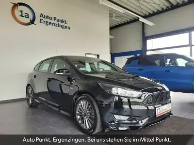 Usata Ford Focus ST-Line 125 CV (91 kW) 2017 Nero Berlina