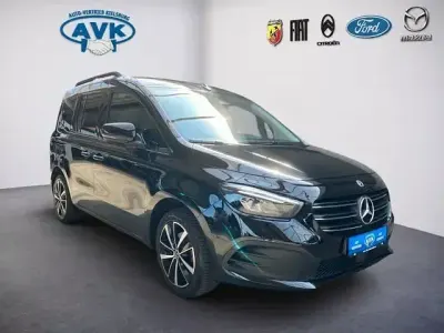 Gebraucht Mercedes T180 Edition 131 PS (96 kW) 2024 Loparitschwarz Van / Kleinbus
