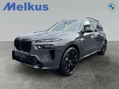 Neu BMW X7 M Sport 352 PS (258 kW) 2026 Grau SUV