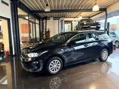 Gebraucht Kia Ceed Vision 140 PS (102 kW) 2019 Schwarz Kleinwagen