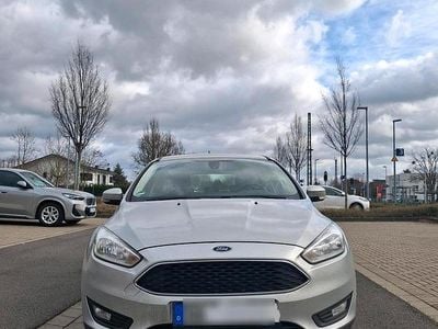 Gebraucht Ford Focus Trend 125 PS (91 kW) 2017 Silber Kombi