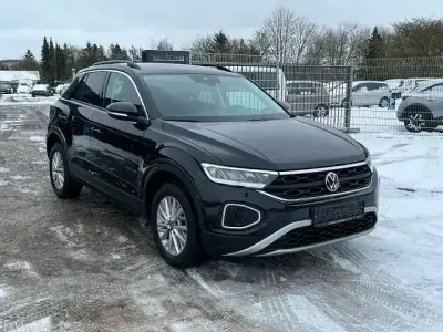 Usata VW T-Roc Life 110 CV (80 kW) 2022 Nero SUV