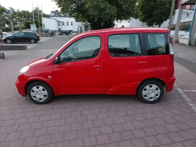 Gebraucht Toyota Yaris 87 PS (63 kW) 2005 Rot Kombi