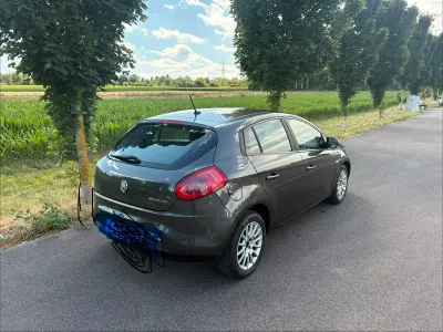 Gebraucht Fiat Bravo 120 PS (88 kW) 2010 Grau Kleinwagen