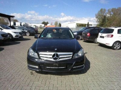 Usado Mercedes C250 204 HP (150 kW) 2011 Preto Carrinha