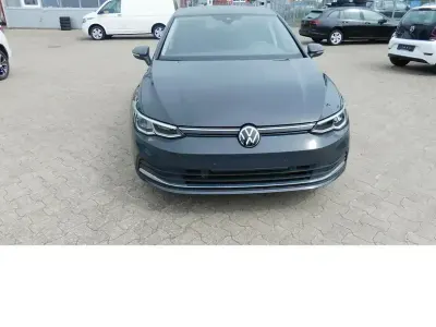 Gebraucht VW Golf VIII Life 110 PS (80 kW) 2024 Uranograu i7f Limousine