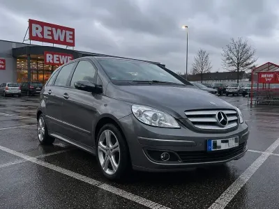 Używany Mercedes B200 140 KM (102 kW) 2008 Szary Minivan