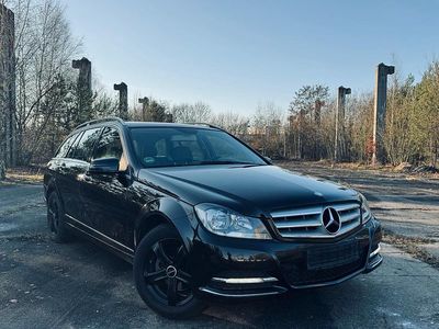 Schwarz Gebraucht 2012 Mercedes C180 Kombi | 9.300 €