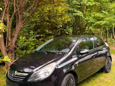 Gebraucht Opel Corsa 90 PS (66 kW) 2010 Schwarz Kleinwagen