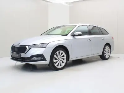 Gebraucht Skoda Octavia Clever 204 PS (150 kW) 2021 Grau Kombi