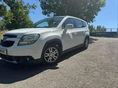 Gebraucht Chevrolet Orlando LT 141 PS (103 kW) 2011 Weiß Van / Kleinbus