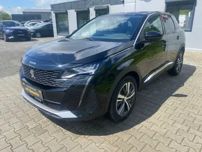 Gebraucht Peugeot 3008 Allure 131 PS (96 kW) 2022 Schwarz SUV