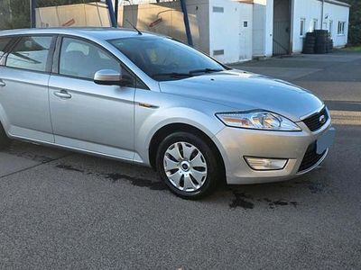Gebraucht Ford Mondeo 140 PS (102 kW) 2010 Silber Kombi