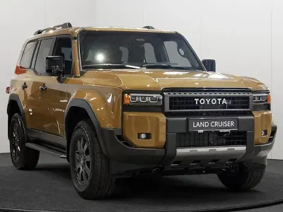Neu Toyota Land Cruiser Executive 205 PS (150 kW) 2026 Beige SUV