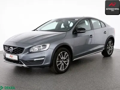 Gebraucht Volvo S60 CC 190 PS (139 kW) 2017 Grau (metallic) Limousine