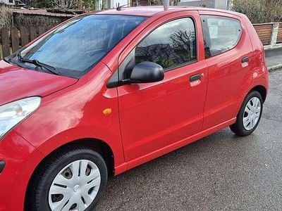 Gebraucht Nissan Pixo Visia 68 PS (50 kW) 2010 Rot Kleinwagen